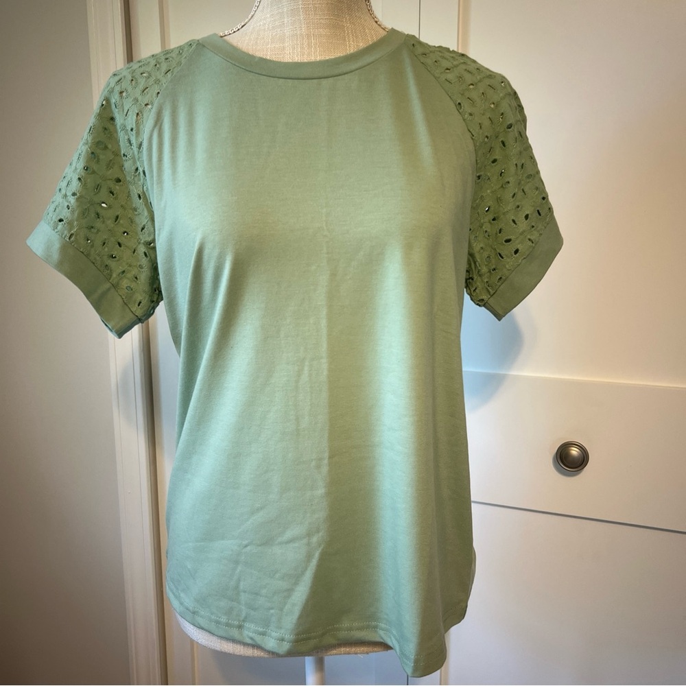 Womens sage green top by SHEIN, size medium (6)